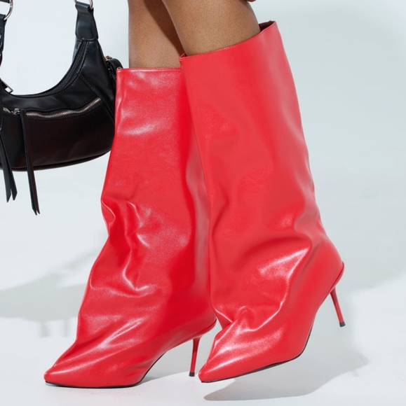 "SEEING RED" Chic Red Baggy Heeled Boots - Picture 8 of 8